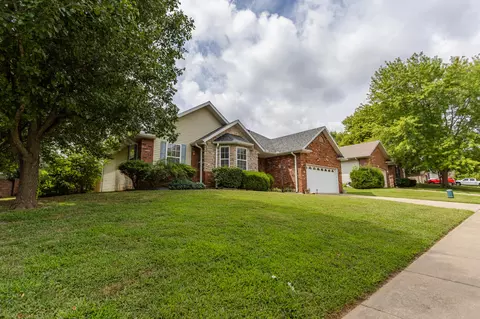 Exterior - 2226 E Kathryn Dr, Republic, MO 65738 photo 2 of 8