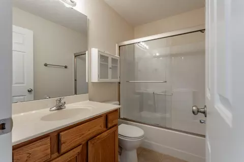 Bath - 2226 E Kathryn Dr, Republic, MO 65738 photo 2 of 2