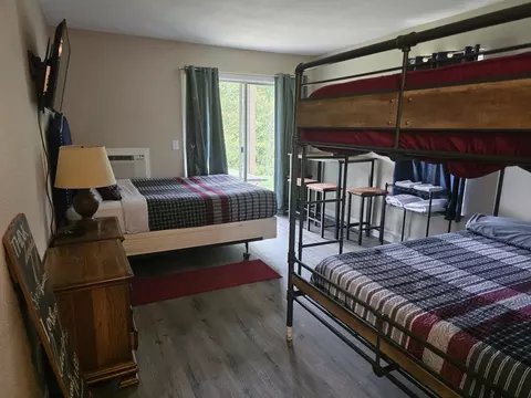 Bedroom - 25 Fall Creek Trl #5, Branson, MO 65616 photo 3 of 5