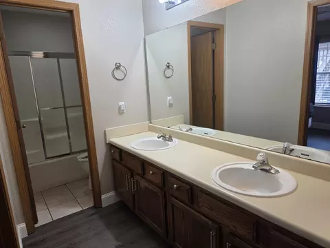 Bath - 25 Fall Creek Trl #5, Branson, MO 65616 photo 2 of 4
