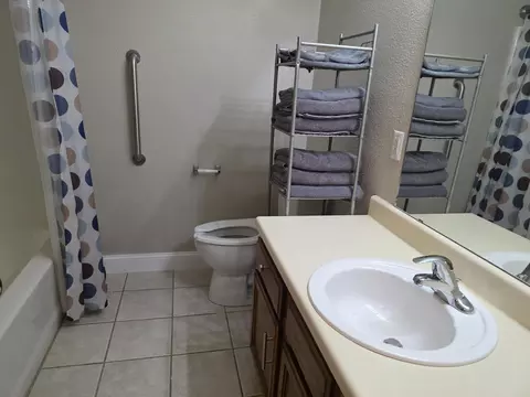 Bath - 25 Fall Creek Trl #5, Branson, MO 65616 photo 3 of 4