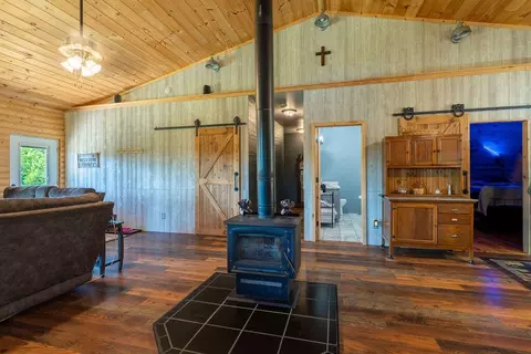 Entry Way - 53 Veazey Dr, Brixey, MO 65618 photo 1 of 3
