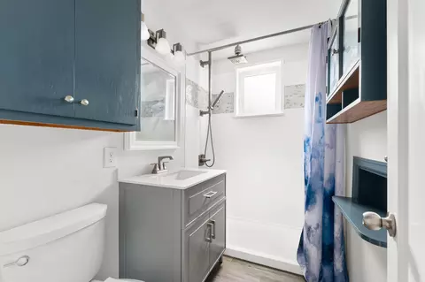 Bath - 822 S Rogers Ave, Springfield, MO 65804 photo 1 of 1