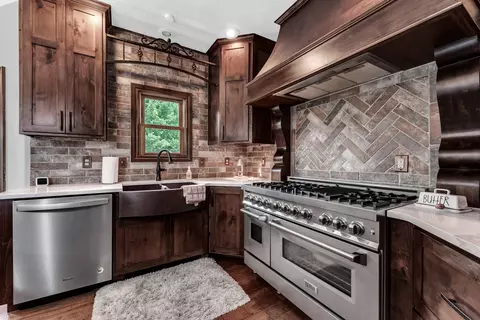 Kitchen - 11423 Benjamin, Republic, MO 65738 photo 3 of 4