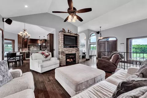 Living - 11423 Benjamin, Republic, MO 65738 photo 3 of 4