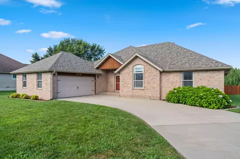 424 Columbine St, Rogersville, MO 65742