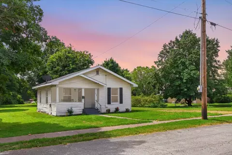 Exterior - 438 Lucas St, Marshfield, MO 65706 photo 2 of 8