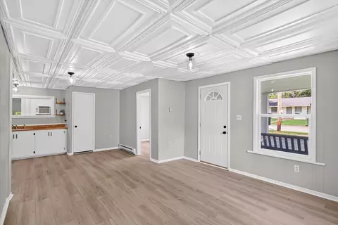 Living - 438 Lucas St, Marshfield, MO 65706 photo 2 of 2
