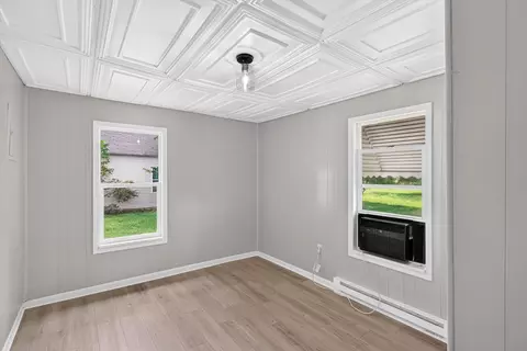 Bedroom - 438 Lucas St, Marshfield, MO 65706 photo 2 of 2