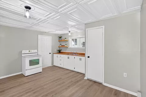 Kitchen - 438 Lucas St, Marshfield, MO 65706 photo 1 of 2