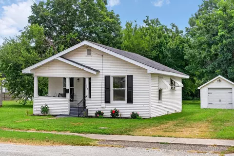 Exterior - 438 Lucas St, Marshfield, MO 65706 photo 3 of 8