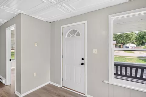 Entry Way - 438 Lucas St, Marshfield, MO 65706 photo 1 of 1