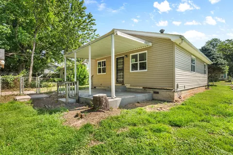 Exterior - 2509 N Kellett Ave, Springfield, MO 65803 photo 6 of 8