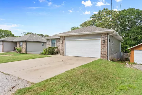 Exterior - 2647 N Fort Ave, Springfield, MO 65803 photo 4 of 7