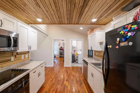 Entry Way - 178 South Ave, Sparta, MO 65753 photo 1 of 1