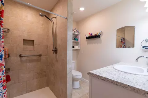 Bath - 178 South Ave, Sparta, MO 65753 photo 3 of 3