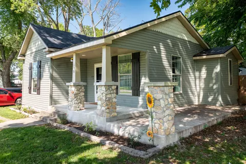 Exterior - 178 South Ave, Sparta, MO 65753 photo 5 of 8