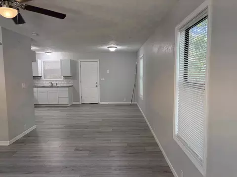 Living - 1415 N Frisco Ave, Springfield, MO 65802 photo 3 of 4