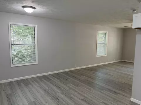 Living - 1415 N Frisco Ave, Springfield, MO 65802 photo 2 of 4