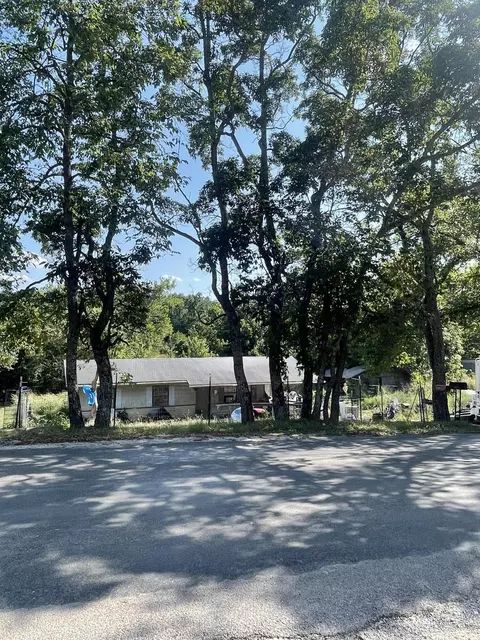 2360 Bear Hollow Rd, Pineville, MO 64856