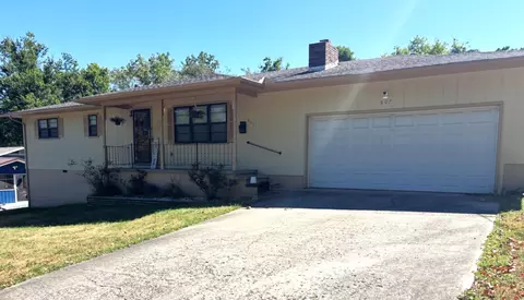 807 S Ripley St, Neosho, MO 64850