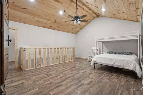 Bedroom - 815 Fish N Fun Dr, Shell Knob, MO 65747 photo 4 of 5