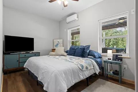 Bedroom - 815 Fish N Fun Dr, Shell Knob, MO 65747 photo 2 of 5
