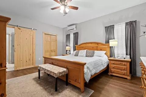 Bedroom - 815 Fish N Fun Dr, Shell Knob, MO 65747 photo 1 of 5