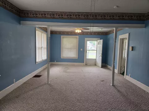 Living - 1224 N Broadway Ave, Springfield, MO 65802 photo 1 of 6
