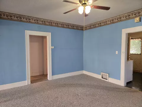 Living - 1224 N Broadway Ave, Springfield, MO 65802 photo 4 of 6