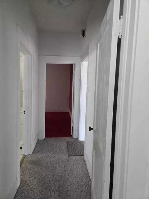 Entry Way - 1224 N Broadway Ave, Springfield, MO 65802 photo 1 of 2