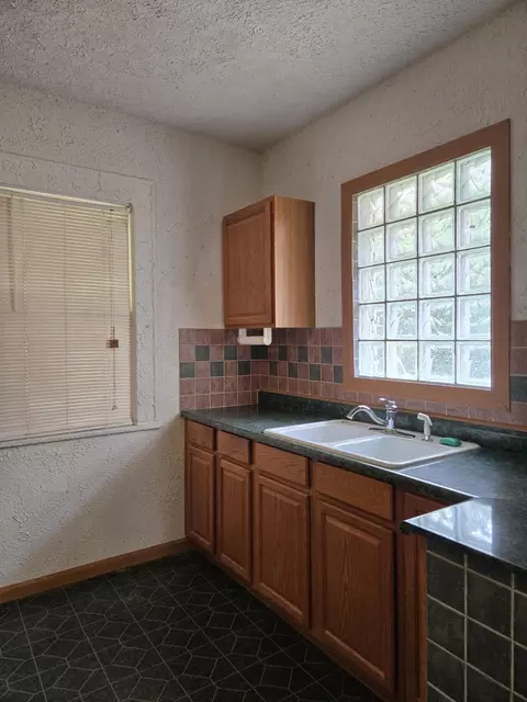 Kitchen - 1224 N Broadway Ave, Springfield, MO 65802 photo 1 of 2