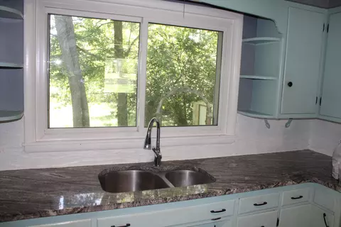 Kitchen - 1922 W Water St, Springfield, MO 65802 photo 4 of 6