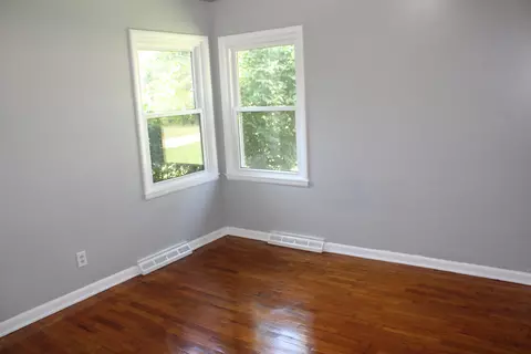 Bedroom - 1922 W Water St, Springfield, MO 65802 photo 3 of 6