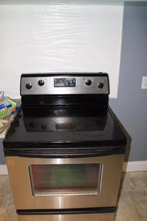 Kitchen - 1922 W Water St, Springfield, MO 65802 photo 3 of 6