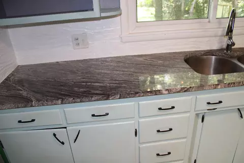 Kitchen - 1922 W Water St, Springfield, MO 65802 photo 2 of 6