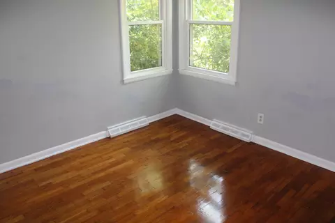 Bedroom - 1922 W Water St, Springfield, MO 65802 photo 4 of 6