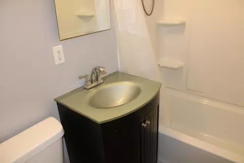 Bath - 1922 W Water St, Springfield, MO 65802 photo 2 of 2