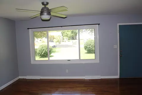 Living - 1922 W Water St, Springfield, MO 65802 photo 2 of 4