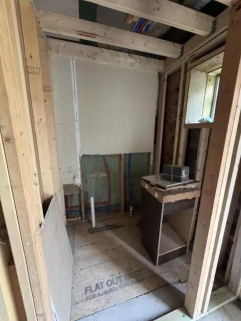Bath - 101 107 Chestnut St, Thayer, MO 65791 photo 2 of 2