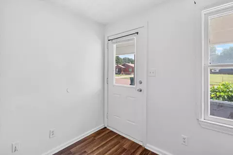 Entry Way - 1327 N Marion Ave, Springfield, MO 65802 photo 1 of 2