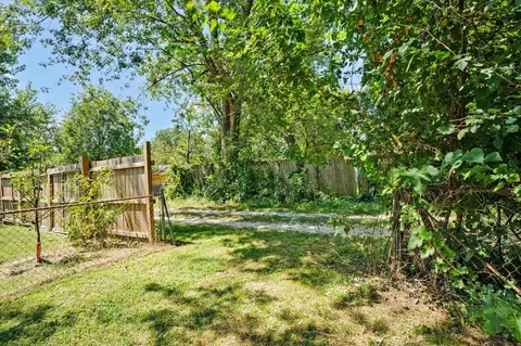 Exterior - 1327 N Marion Ave, Springfield, MO 65802 photo 9 of 11