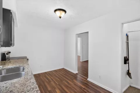 Entry Way - 1327 N Marion Ave, Springfield, MO 65802 photo 2 of 2