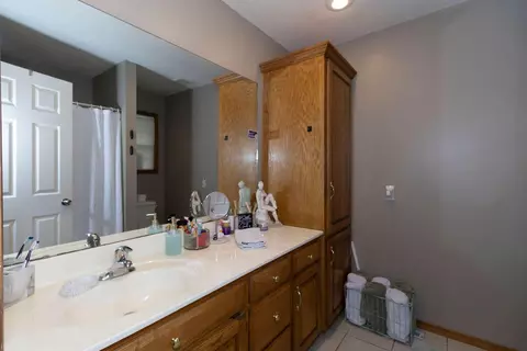 Bath - 1331 W Turnberry Blvd, Ozark, MO 65721 photo 2 of 2