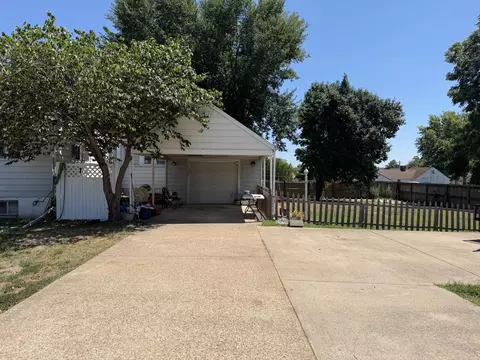 Exterior - 1015 Durnell St, Cabool, MO 65689 photo 3 of 5