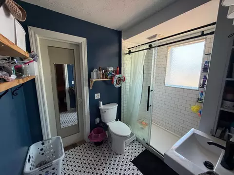 Bath - 1015 Durnell St, Cabool, MO 65689 photo 1 of 2