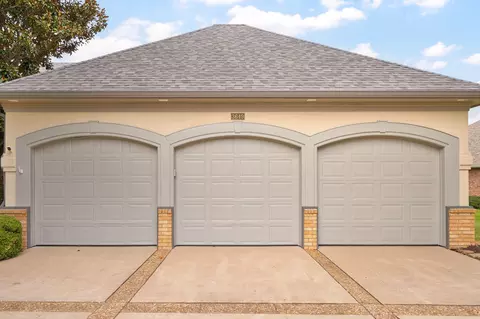 Exterior - 3649 E Kensington Dr, Springfield, MO 65802 photo 3 of 12
