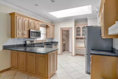 Kitchen - 3649 E Kensington Dr, Springfield, MO 65802 photo 2 of 5
