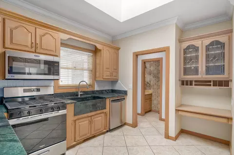 Kitchen - 3649 E Kensington Dr, Springfield, MO 65802 photo 4 of 5