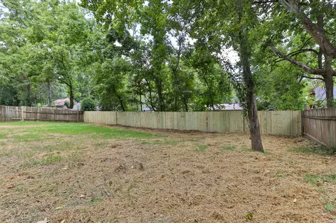 Exterior - 701 E Oak St, Ozark, MO 65721 photo 8 of 9